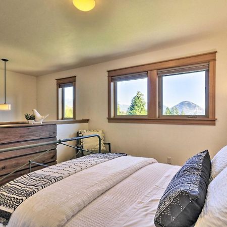 Appartamento Scenic Studio With Loft And View Of The Columbia River Carson Esterno foto